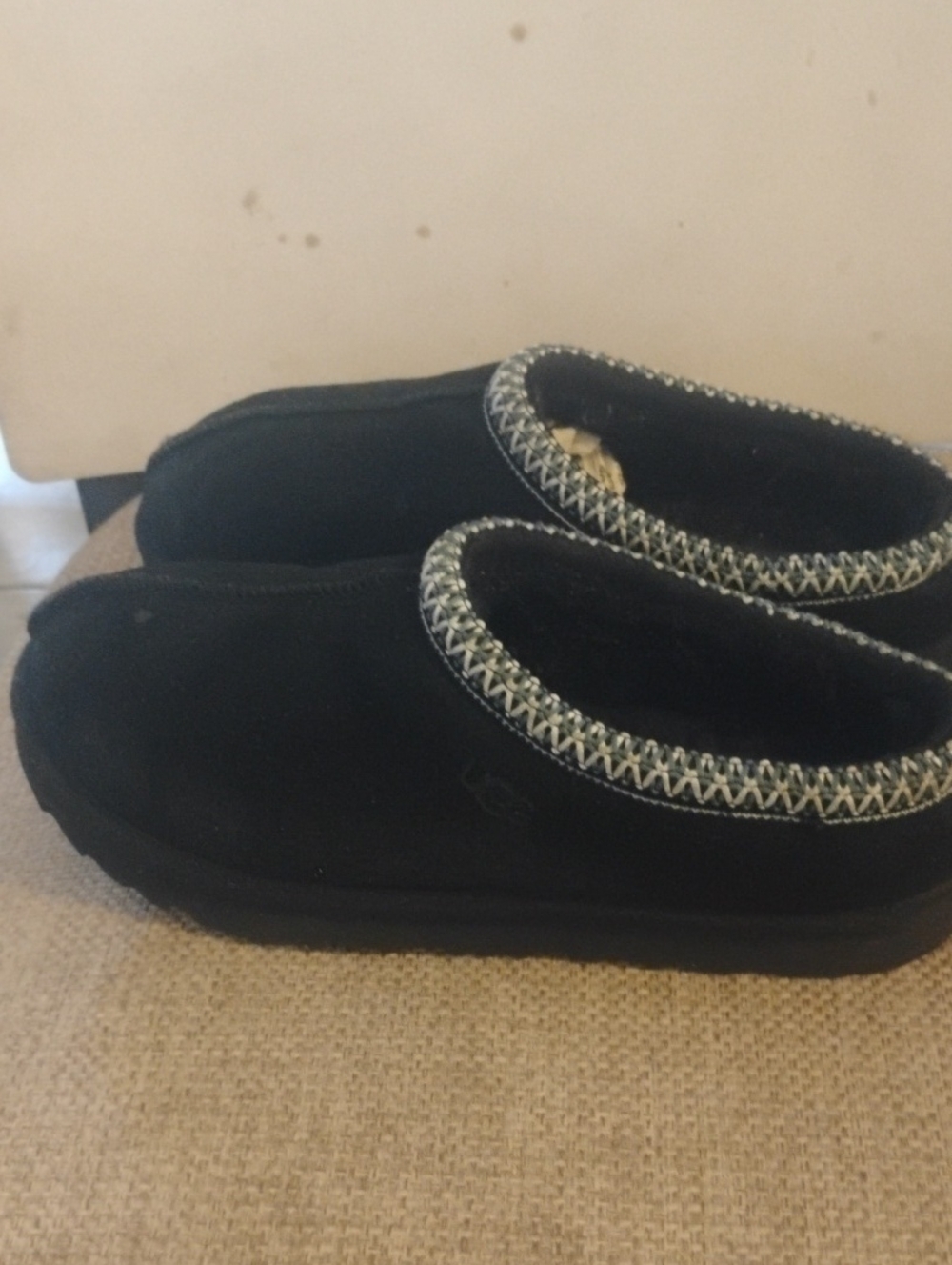 Kids Black Slip-On Cozy Shoes Usados En Buenas Condiciones C 001